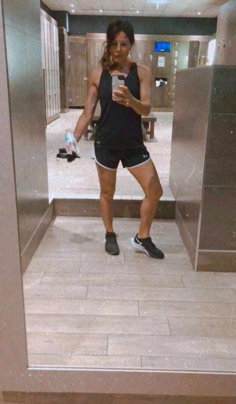 Lucrezia Millarini naked actress pics