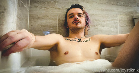 joystiknik pornstar sexy photo