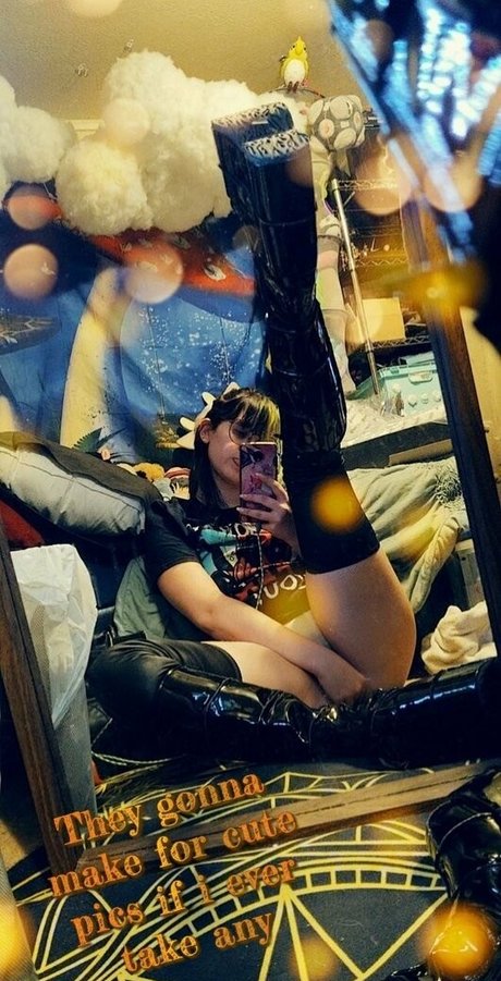 smol milky baby star sexy pic