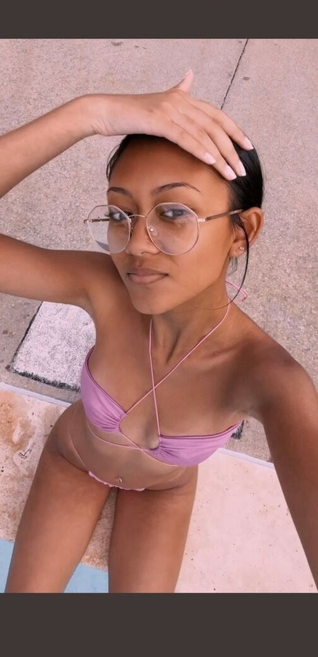 Moliney Mao naked star archive