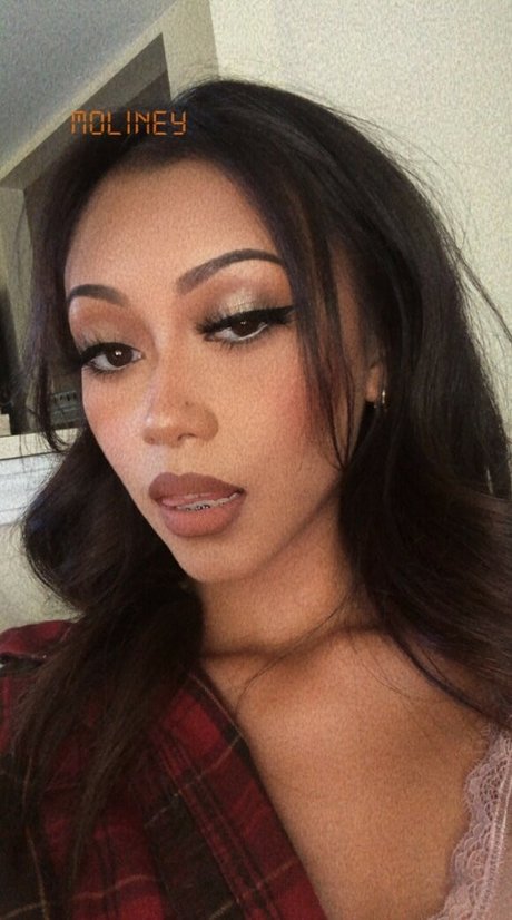 Moliney Mao porn actress images