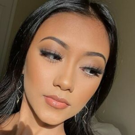 Moliney Mao naked model images