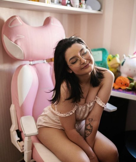 Nathye free model pic