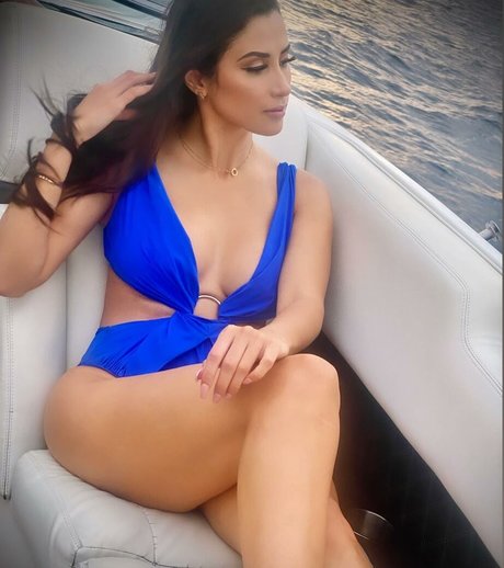 Susy Almeida naked star photos