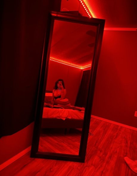 luxurypetite Profile pic