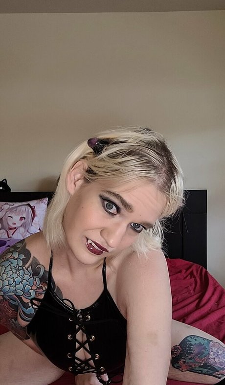 karmillaillustriousfree star sexy galleries