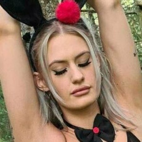 EliseGrimsmo free actress archive