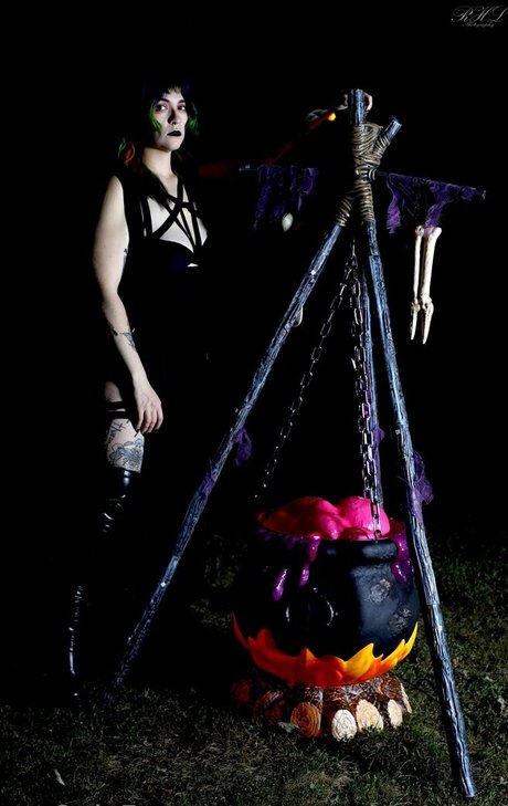 mourning glory model hd pic