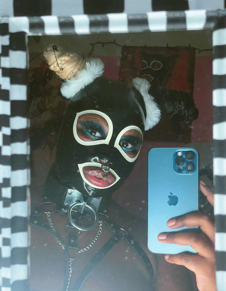 nymphenchantress model naked images