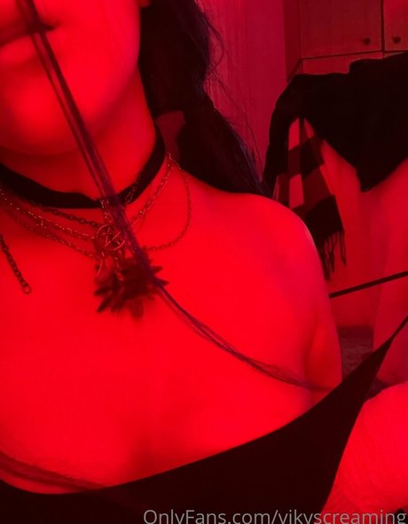 vikyscreaming pornographic model images