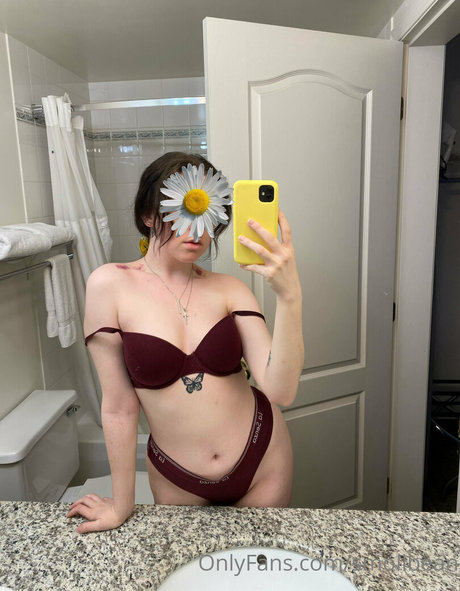 smollbean model nude pictures