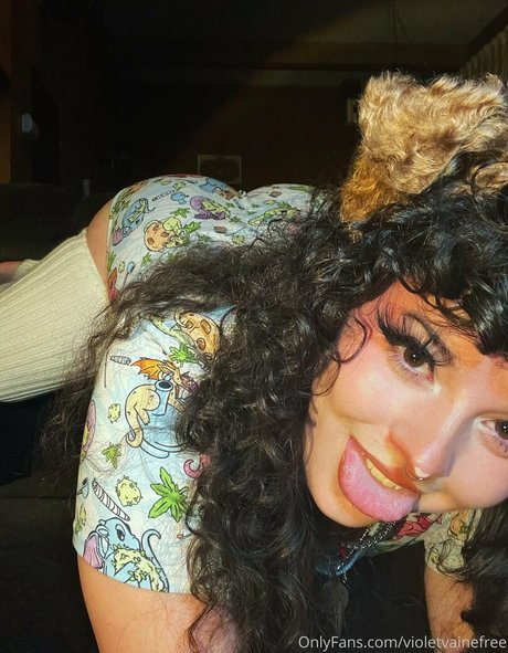 violetvainefree star img