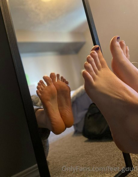 feet guurl beautiful star photo