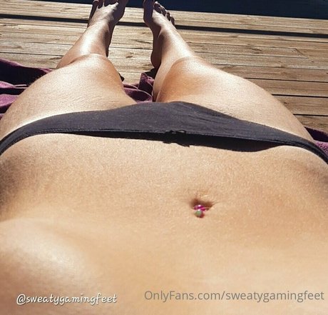 sweatygamingfeet star porn image