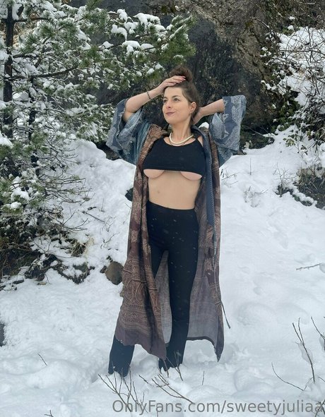 sweetyjuliaa model top gallery