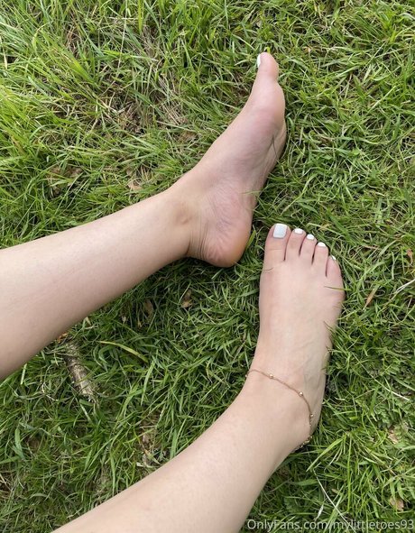 mylittletoes93 porn model pic