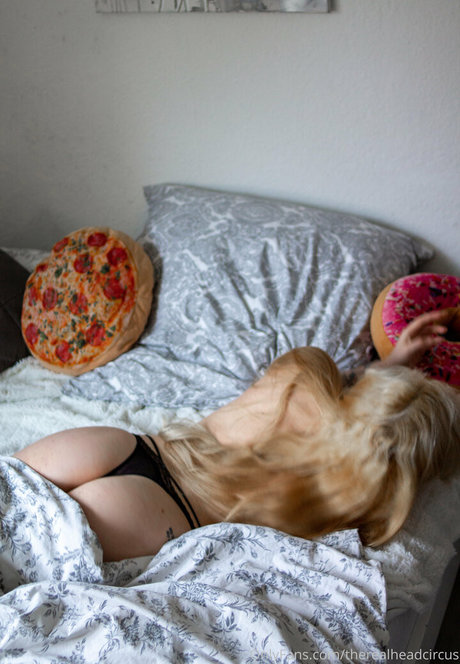 Therealheadcircus model naked photos