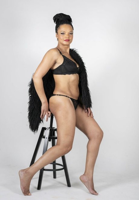 Lukwesa Burak pornstar top gallery