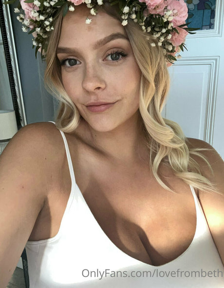 LoveFromBeth beautiful model images