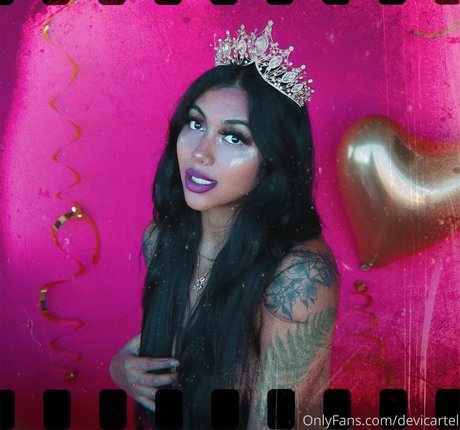 Devicartel hot model picture