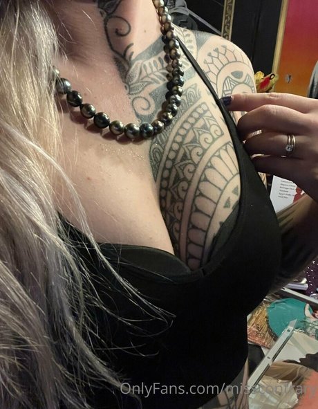 misscontrary model beautiful pics