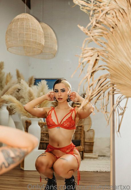 courtneyheartxo exclusive actress photos