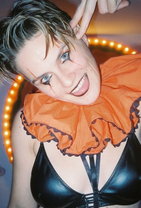 worms forbrains pornstar beautiful archive