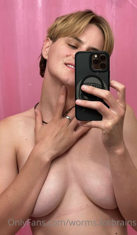 worms forbrains art star image