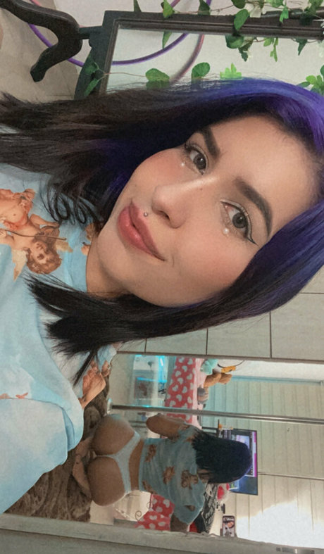 daphnekroftfree hot actress images