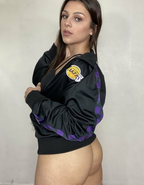 aliviaa hot star picture