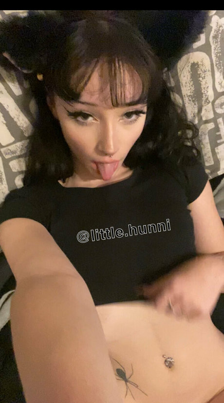 sweet little hunni model porn picture