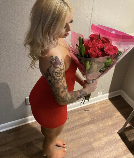 Kuttemreece pornstar nude galleries