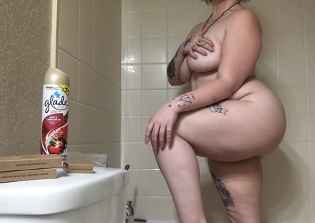 kirbyxx pornstar nude pic