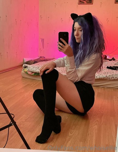 whoisellie sexy star pictures