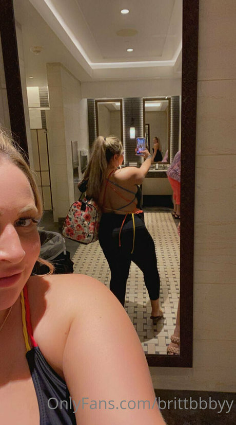 brittbbbyy model adult gallery