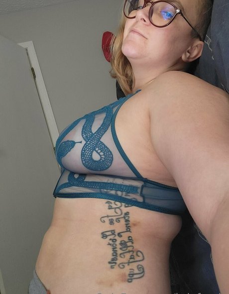 briefreely pretty model pic