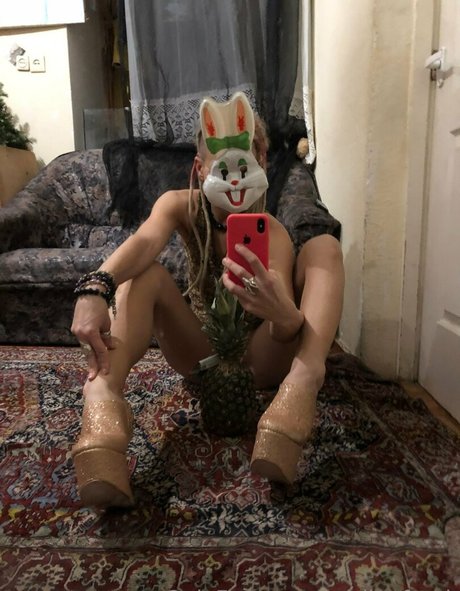 malinafreak model adult photo