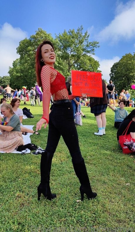 TuhmaMyy pornographic model photos