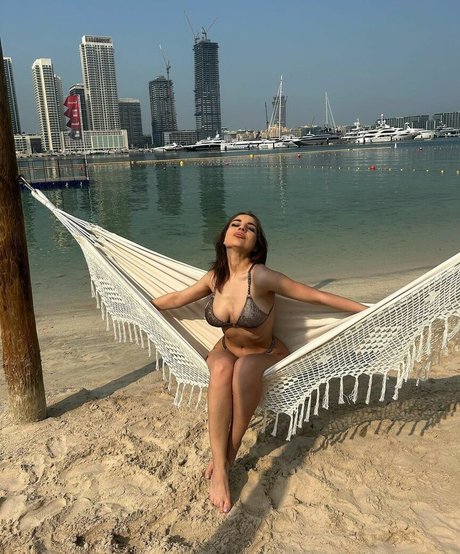 your fireee_ model xxx img