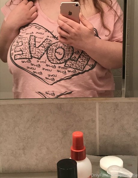 emiscutie model nudes pics