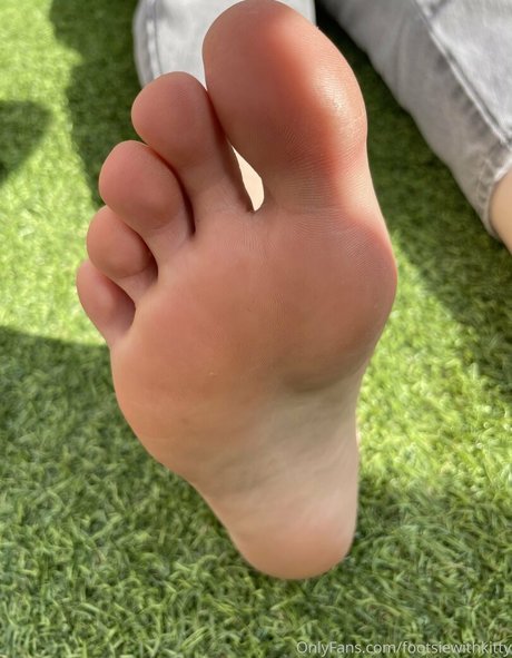 footsiewithkitty star free picture