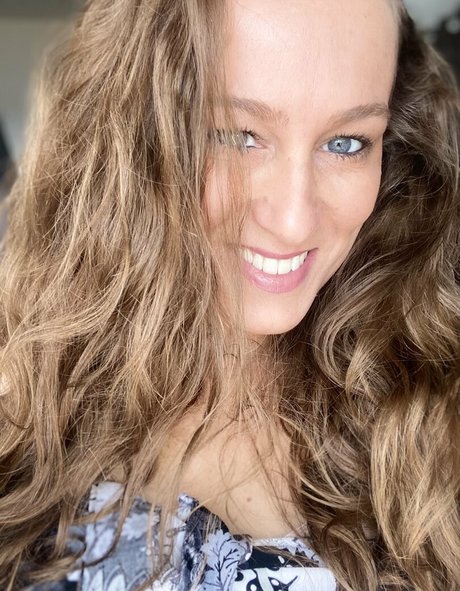 old lady onlyfans art nude photo