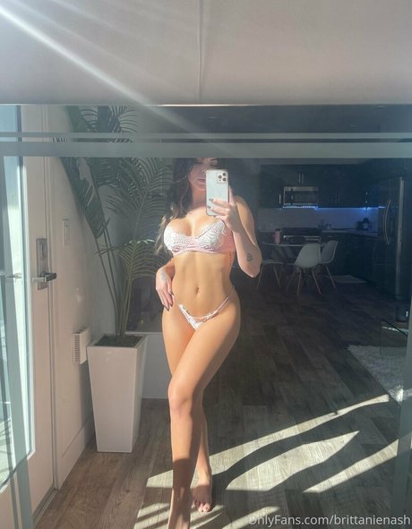 Brittanienash nude model images