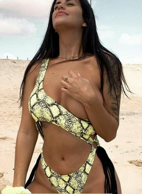 Lola Ortiz pretty star pic