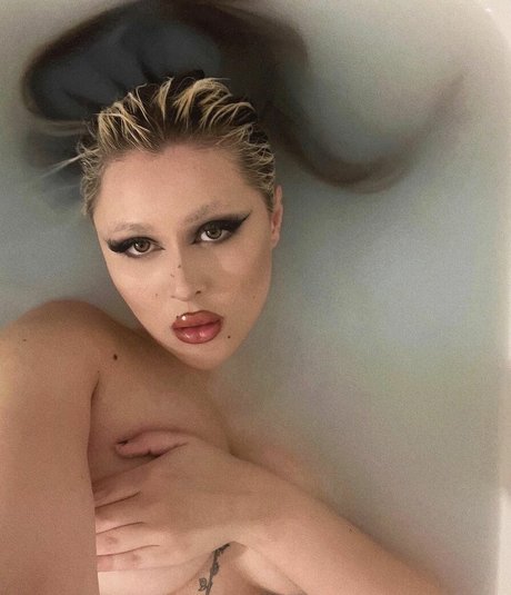 Demonkomplex adult star images