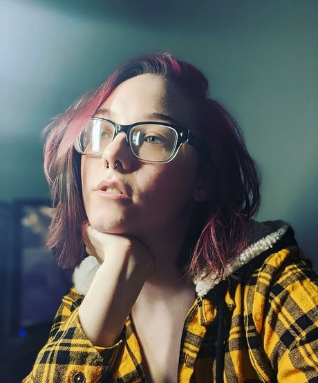 give me seretonin model pretty image