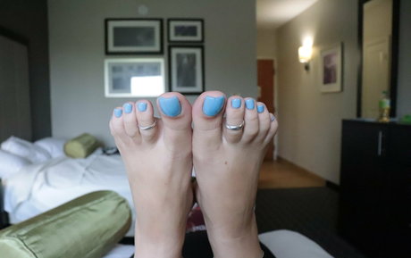 mr toehunter model hd pics