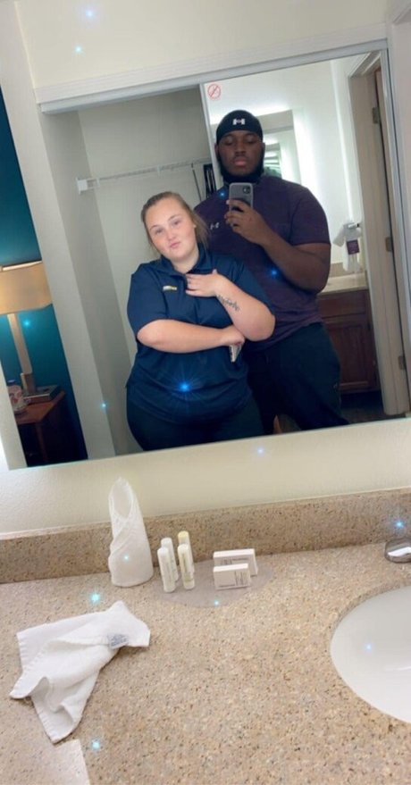 theyhateshippy erotic model pic