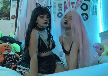 light onlyfans pretty picture