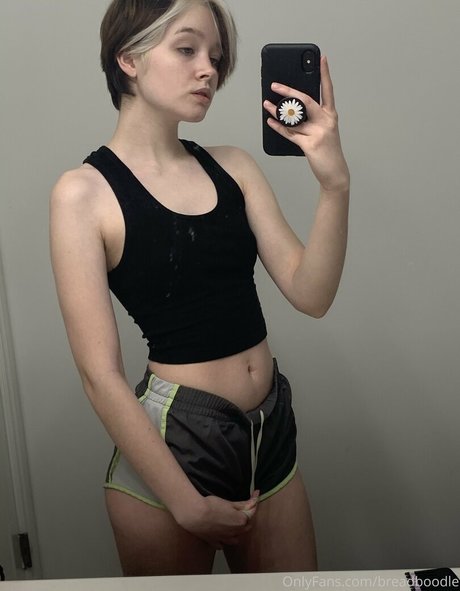 Breadboodle naked actress image